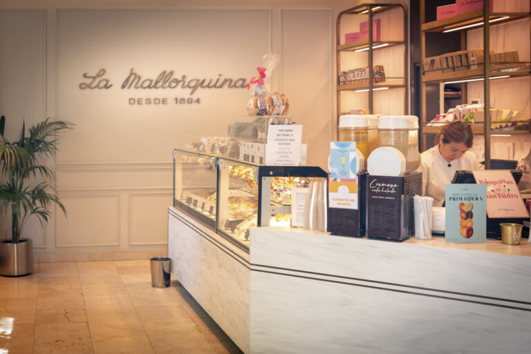 Arquitectura interior, inmobiliaria, publicidad, pastelería. La Mallorquina.