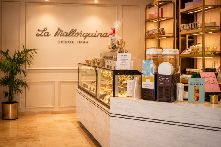 Arquitectura interior, inmobiliaria, publicidad, pastelería. La Mallorquina.